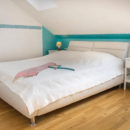 Luxury 3-bedroom Zen Apartman Bol