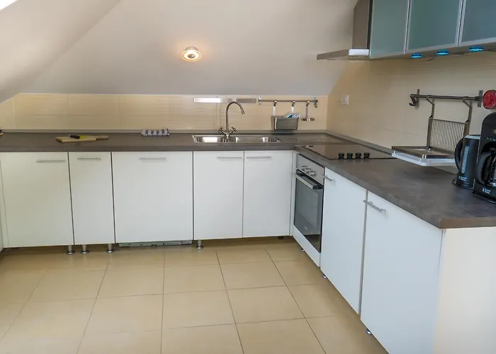 Luxury 3-bedroom Zen Apartman Bol